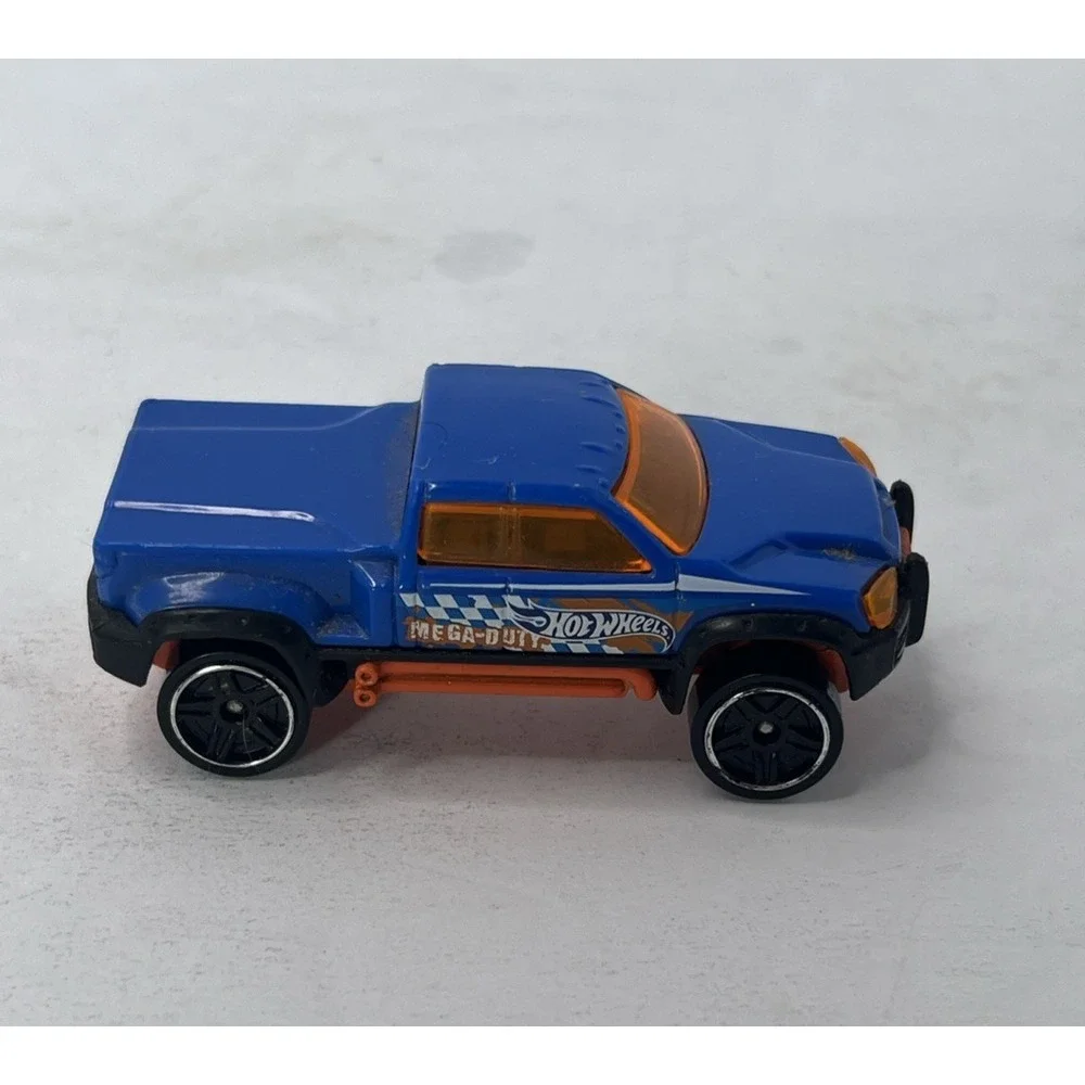 Hot Wheels 2012‎ Mega Duty Pickup Truck Blue
